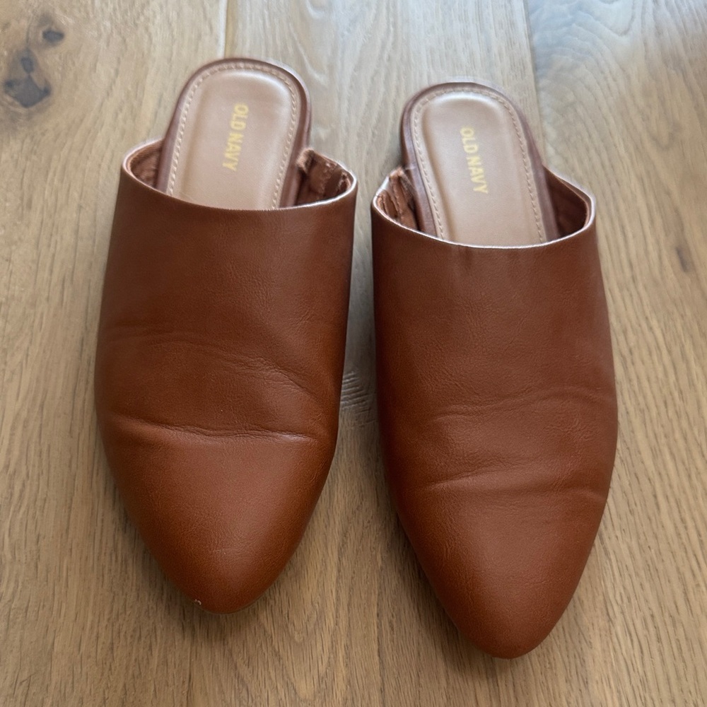 Old Navy Tan Mules | Women’s Size 8 | Sleek & Stylish - Picture 2 of 4